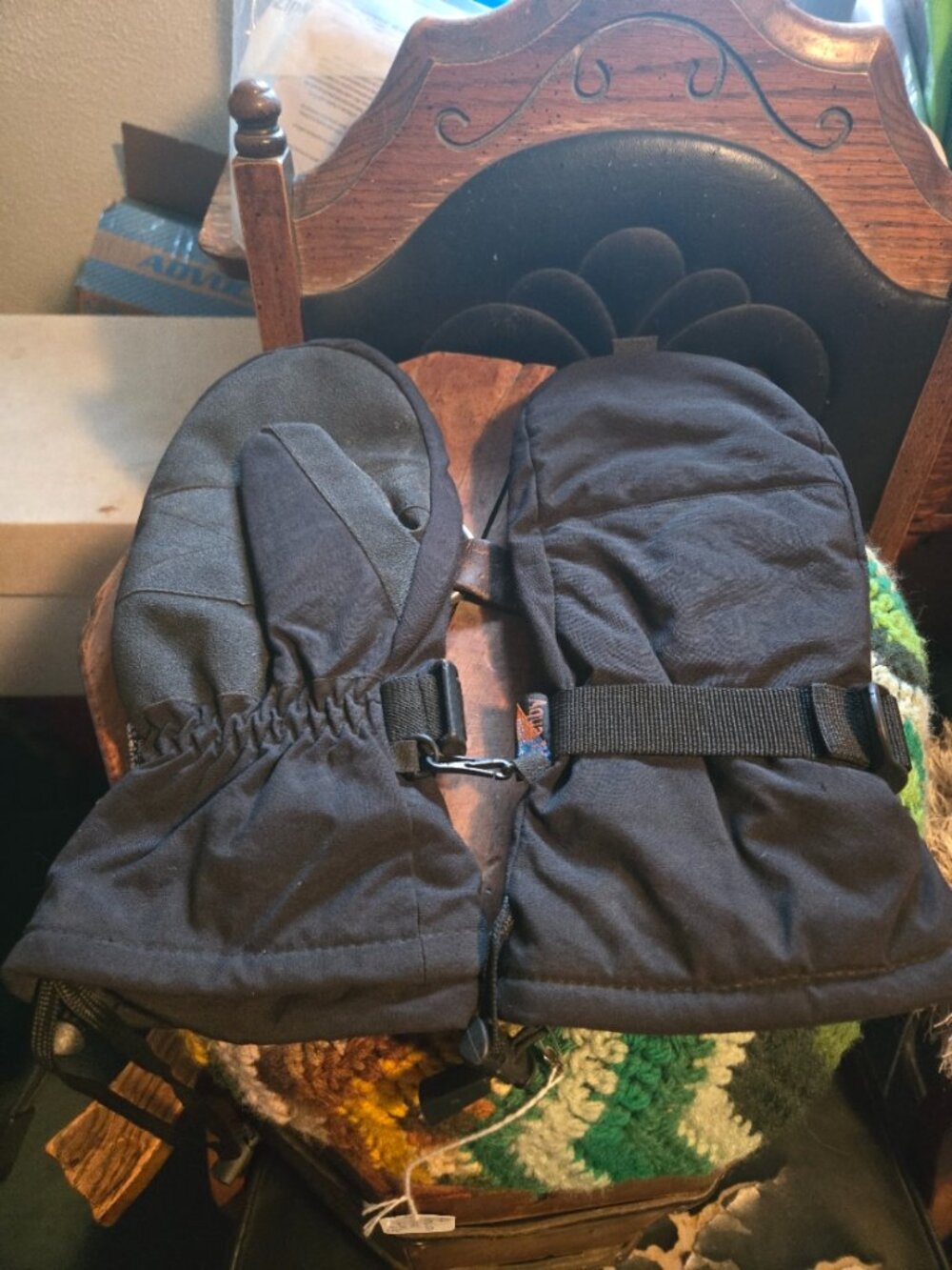 Thinsulate Snowmobile Gloves/Camo Earbands